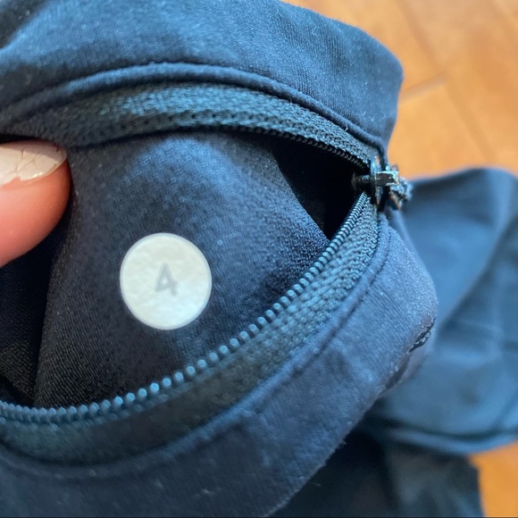 Lululemon Inspire II  crop Black legging  Size 4 - Picture 7 of 11